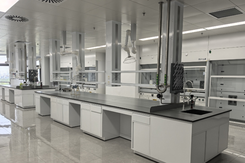 实验室易发事故类型及防范方法？